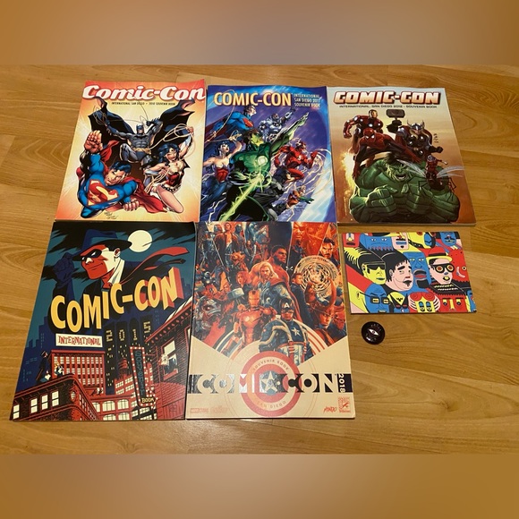 SDCC 2010, 2011, 2012, 2015, 2018 Souvenir Book, 2010 Adult Swim comic book+ pin - Picture 1 of 5